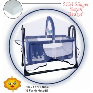 Müzikli Melodi Kutulu Candy Sepet Beşik – Sallanır, 2 Peluş Oyuncaklı Beşik